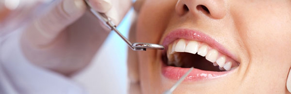 Mit mikrochirurgischen Methoden lässt sich Zahnfleisch ästhetisch anspruchsvoll rekonstruieren.